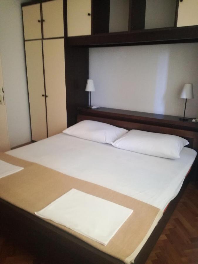 Apartmani Ana Novi V. - Studio ノヴィ・ヴィノドロスキー エクステリア 写真